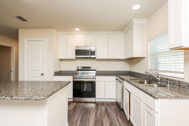 2034 Clay Street, Mabank, TX 75147