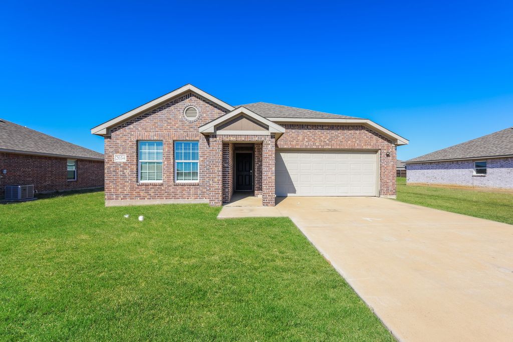 2034 Clay Street, Mabank, TX 75147