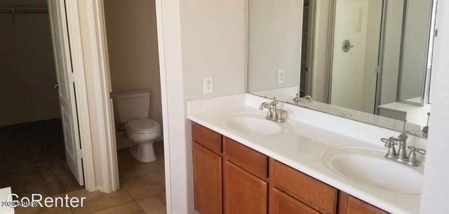 3725 W SAINT ANNE Avenue, Phoenix, AZ 85041