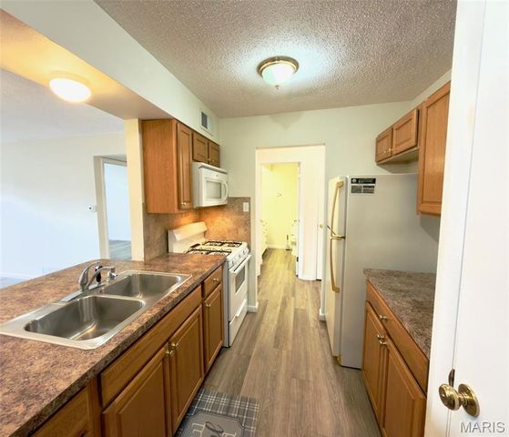 444 N Clay Avenue 1B, St Louis, MO 63122