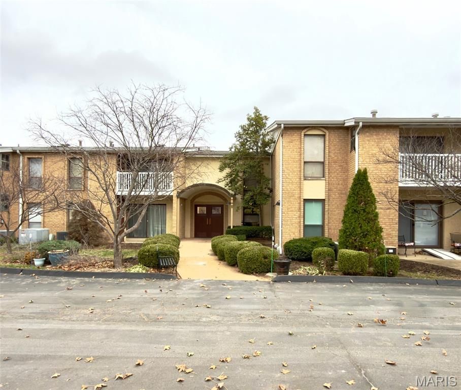 444 N Clay Avenue 1B, St Louis, MO 63122