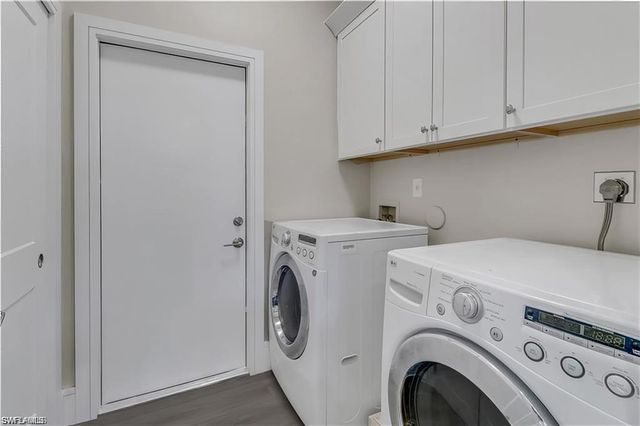 270 Madison DR, Naples, FL 34110