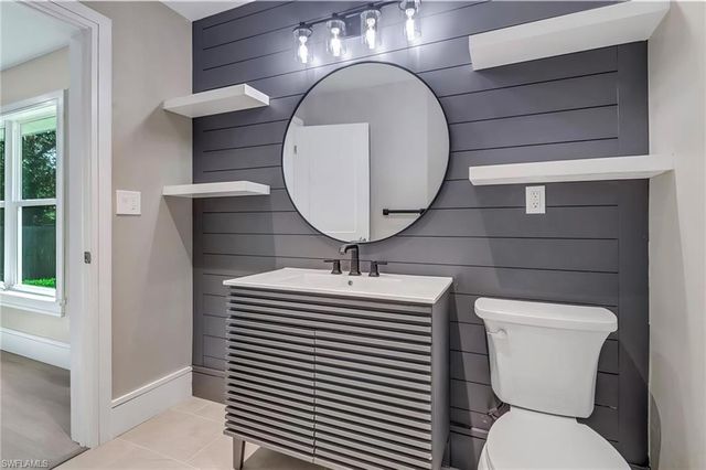 270 Madison DR, Naples, FL 34110