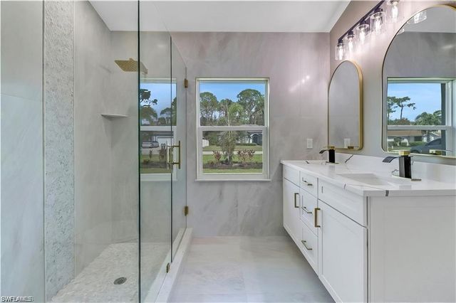 270 Madison DR, Naples, FL 34110