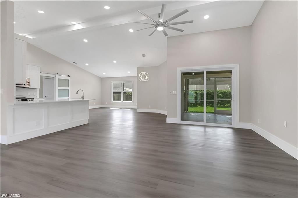 270 Madison DR, NAPLES, FL 34110 — photo 4