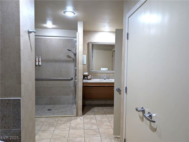 211 East Flamingo Road 720, Las Vegas, NV 89169