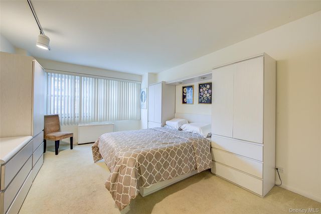 66-36 Yellowstone Boulevard 4-A, Forest Hills, NY 11375