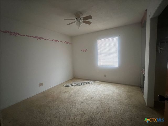 509 W 6th Street, Yorktown, TX 78164