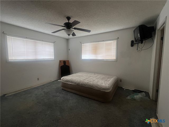 509 W 6th Street, Yorktown, TX 78164