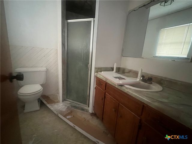 509 W 6th Street, Yorktown, TX 78164