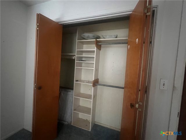 509 W 6th Street, Yorktown, TX 78164