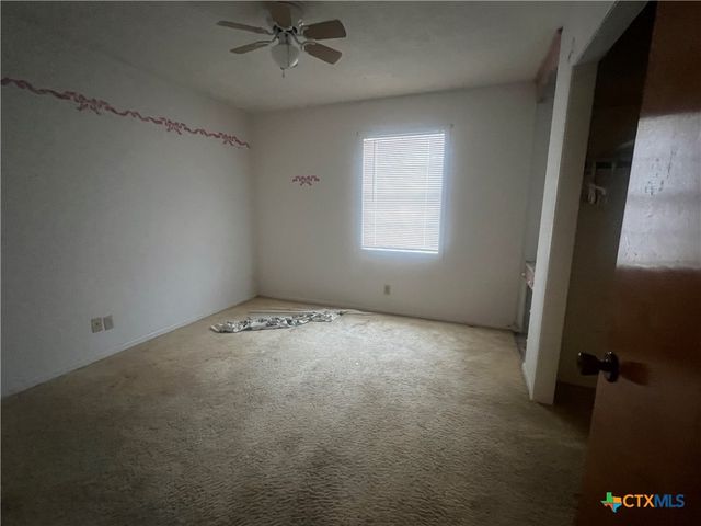 509 W 6th Street, Yorktown, TX 78164