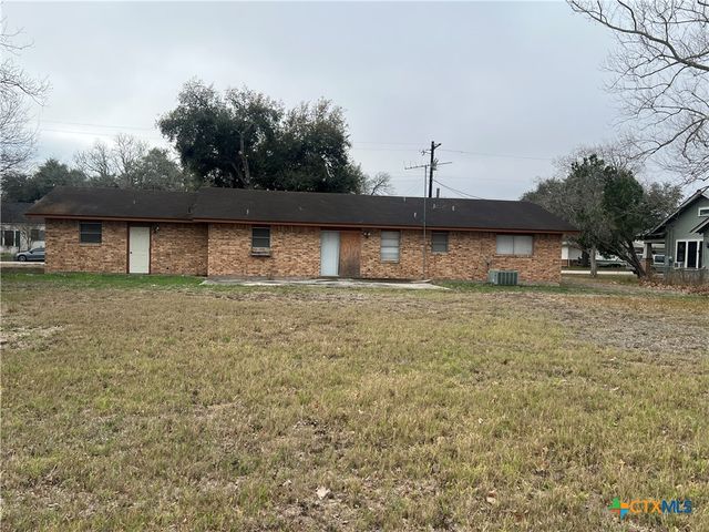 509 W 6th Street, Yorktown, TX 78164