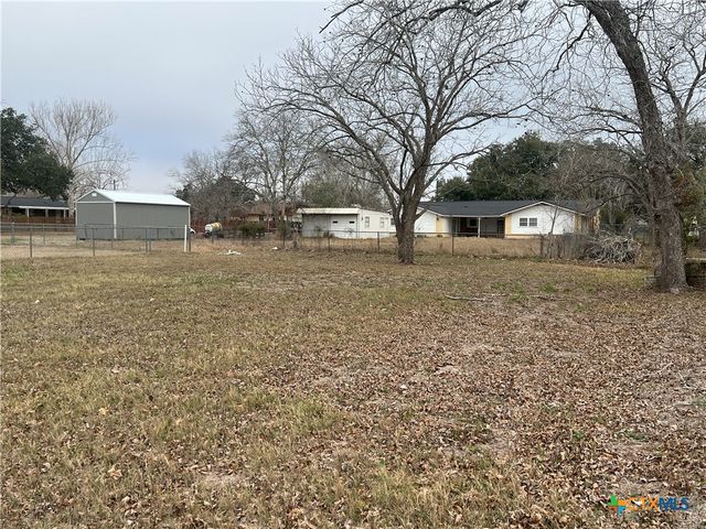 509 W 6th Street, Yorktown, TX 78164