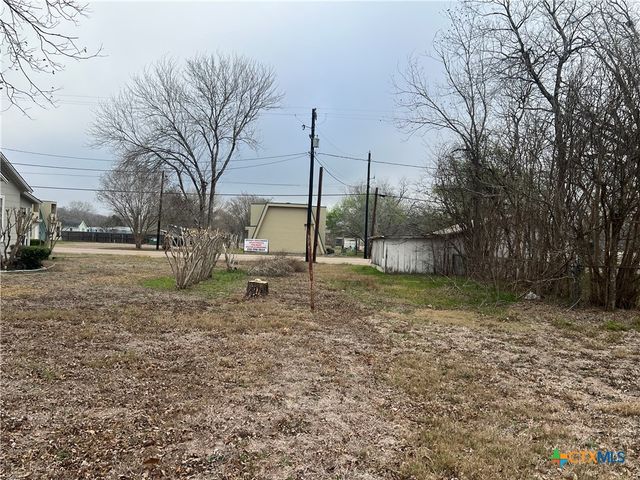 509 W 6th Street, Yorktown, TX 78164