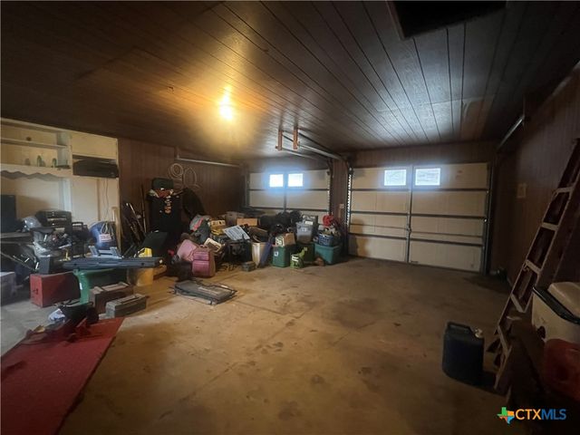 509 W 6th Street, Yorktown, TX 78164