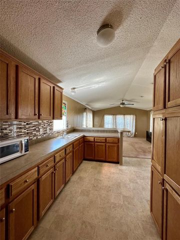 325 Lytton LN, Dale, TX 78616