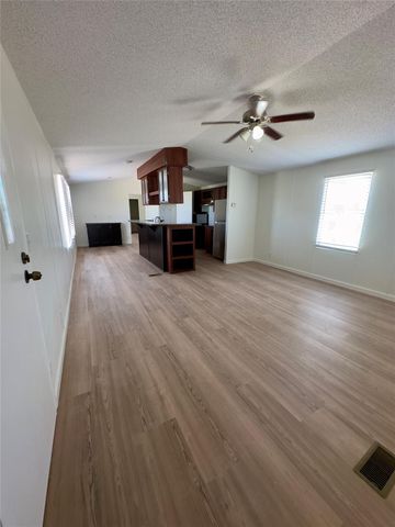 325 Lytton LN, Dale, TX 78616