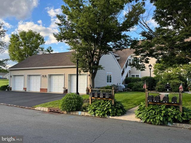 38 RUTLAND LANE I, Monroe Township, NJ 08831