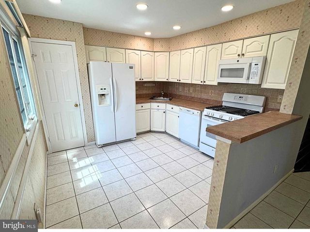 38 RUTLAND LANE I, Monroe Township, NJ 08831