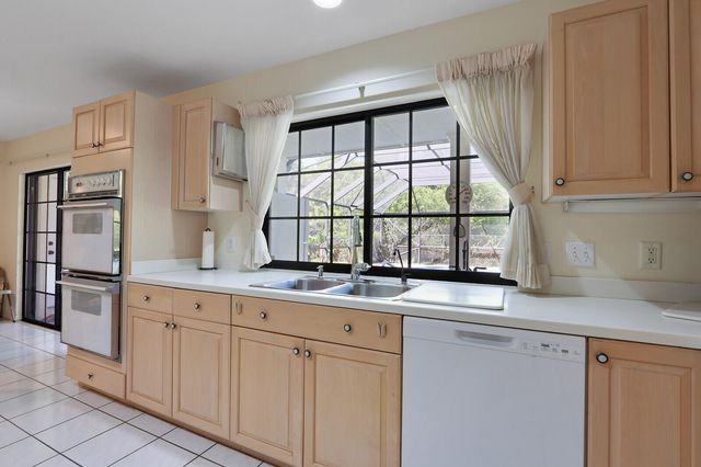 7868 Saddlebrook Drive, Port St. Lucie, Port St Lucie, FL 34986