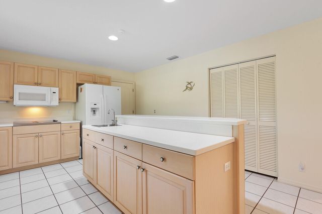 7868 Saddlebrook Drive, Port St. Lucie, Port St Lucie, FL 34986