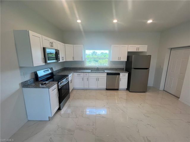3508 3rd ST SW, Lehigh Acres, FL 33976