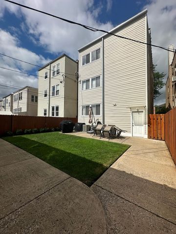 5643 N Artesian Avenue 3, Chicago, IL 60659