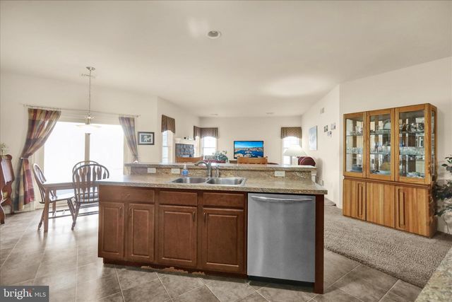 195 SWEET BIRCH LN, Womelsdorf, PA 19567