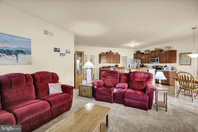 195 SWEET BIRCH LN, Womelsdorf, PA 19567