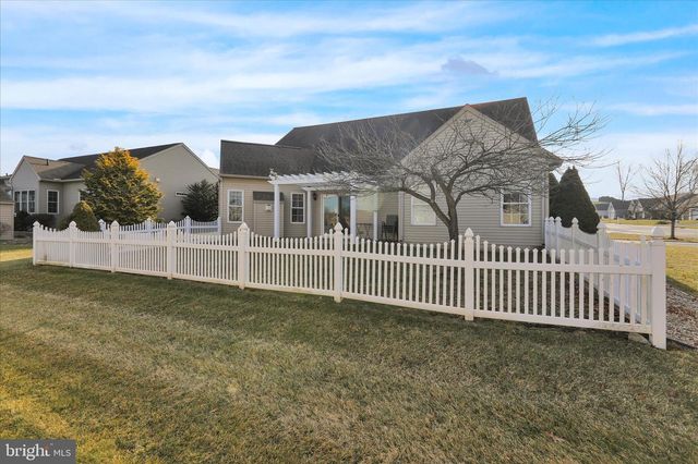 195 SWEET BIRCH LN, Womelsdorf, PA 19567