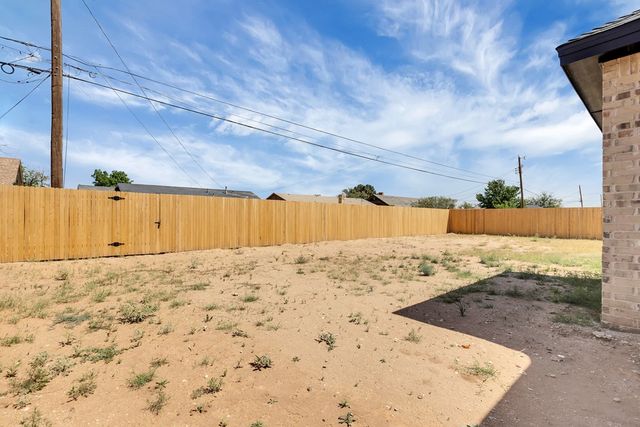 1407 E Nobles Ave, Midland, TX 79701