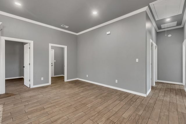 1407 E Nobles Ave, Midland, TX 79701