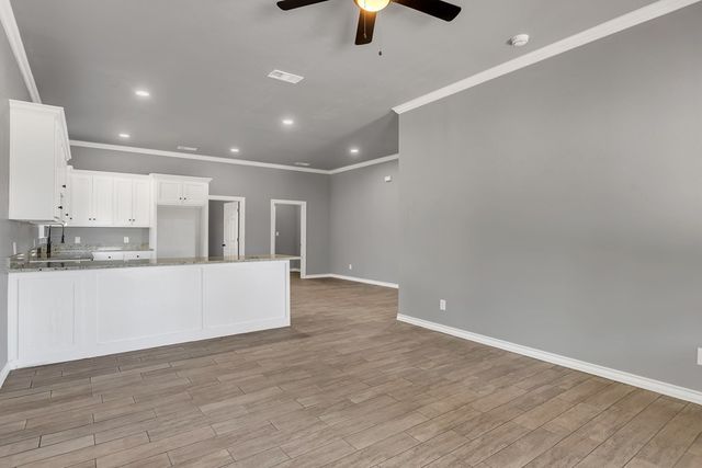 1407 E Nobles Ave, Midland, TX 79701