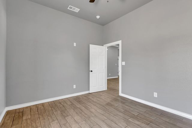 1407 E Nobles Ave, Midland, TX 79701