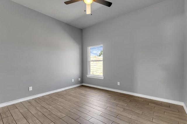 1407 E Nobles Ave, Midland, TX 79701