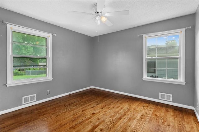 18200 Hanthorne Drive, Independence, MO 64057