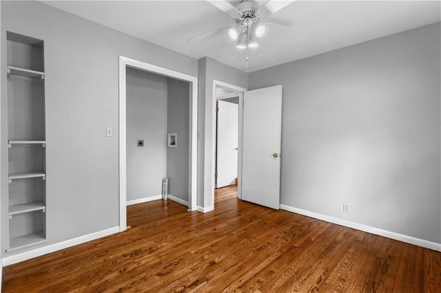 18200 Hanthorne Drive, Independence, MO 64057