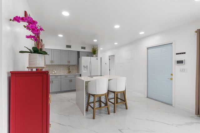 201 NE 28th Court, Boynton Beach, FL 33435