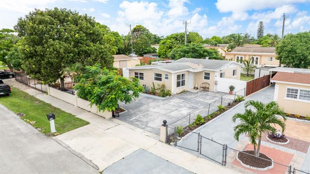 201 NE 28th Court, Boynton Beach, FL 33435