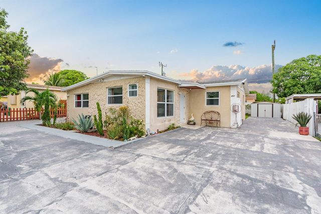 201 NE 28th Court, Boynton Beach, FL 33435