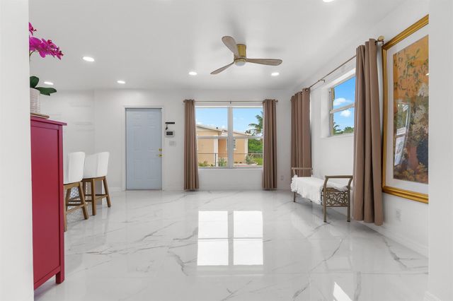 201 NE 28th Court, Boynton Beach, FL 33435