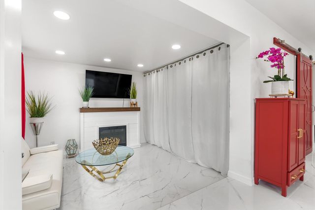 201 NE 28th Court, Boynton Beach, FL 33435