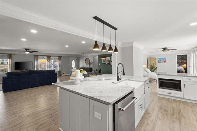 146 Lancelot Way, Lawrenceville, GA 30046