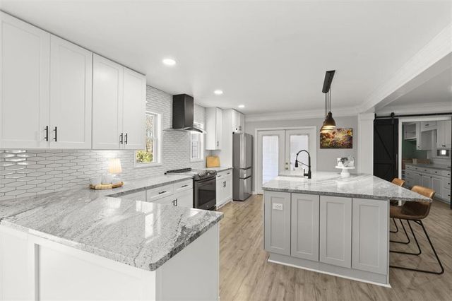 146 Lancelot Way, Lawrenceville, GA 30046