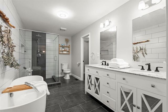 146 Lancelot Way, Lawrenceville, GA 30046