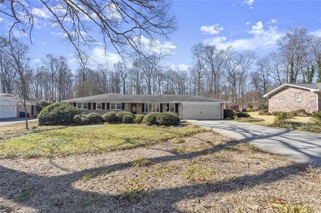 146 Lancelot Way, Lawrenceville, GA 30046