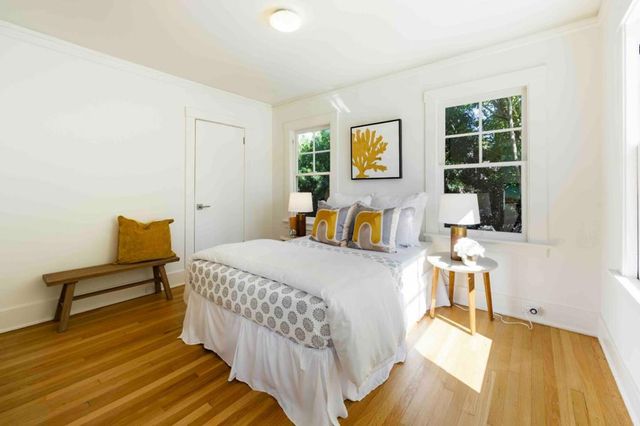 820 Hamilton Avenue, Palo Alto, CA 94301