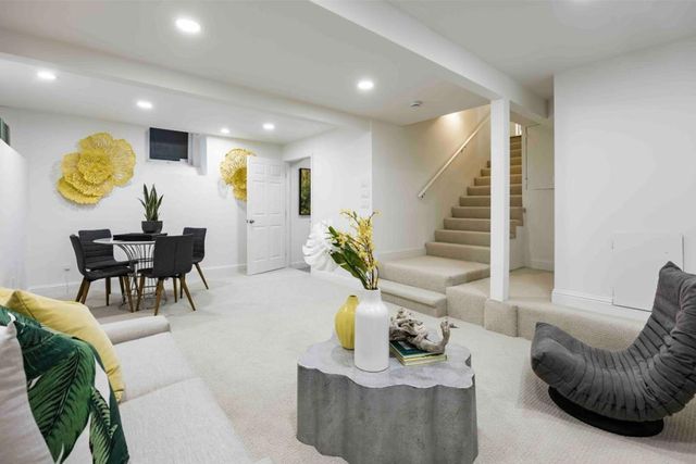 820 Hamilton Avenue, Palo Alto, CA 94301