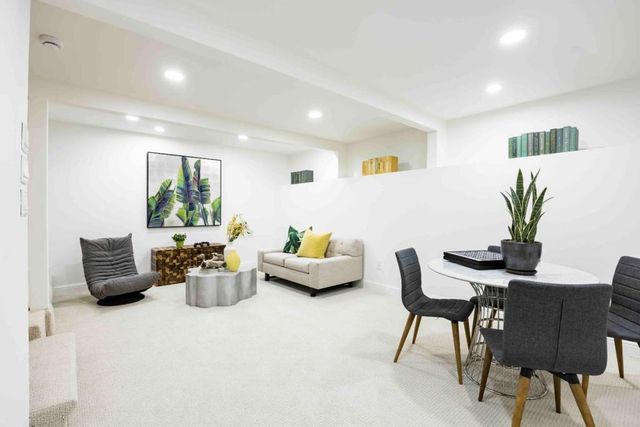 820 Hamilton Avenue, Palo Alto, CA 94301